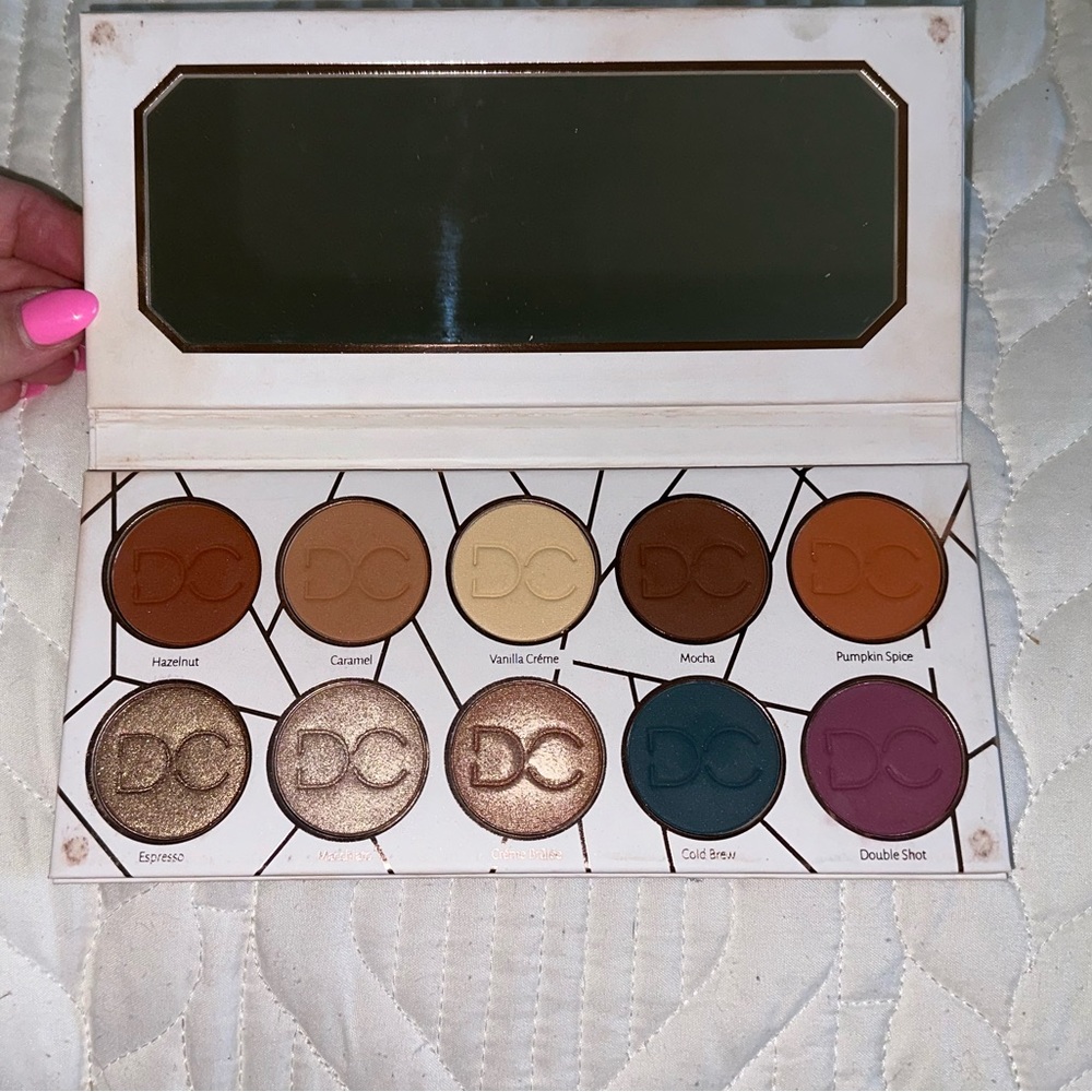 Dominique Cosmetics Latte Eyeshadow Palette